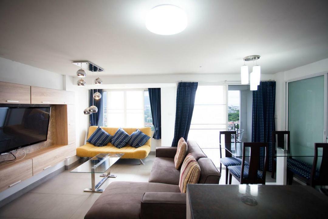 Aparthotel Galare Thong Tower à Chiang Mai Extérieur photo