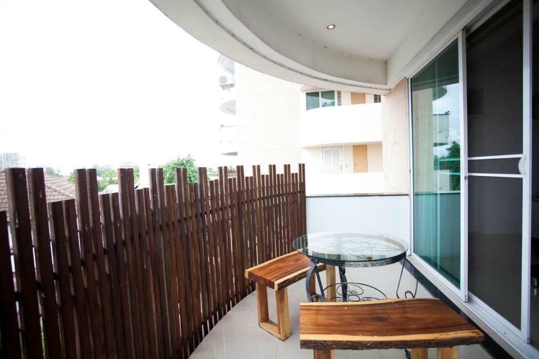 Aparthotel Galare Thong Tower à Chiang Mai Extérieur photo