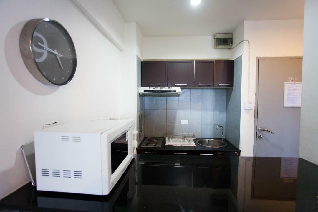 Aparthotel Galare Thong Tower à Chiang Mai Extérieur photo