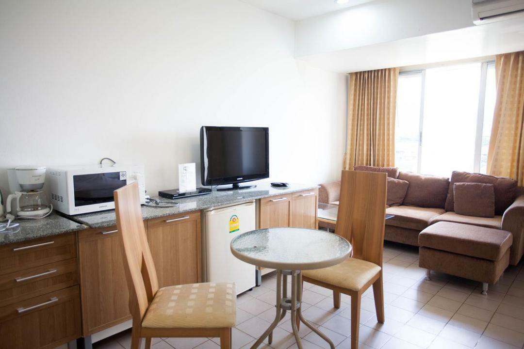 Aparthotel Galare Thong Tower à Chiang Mai Extérieur photo